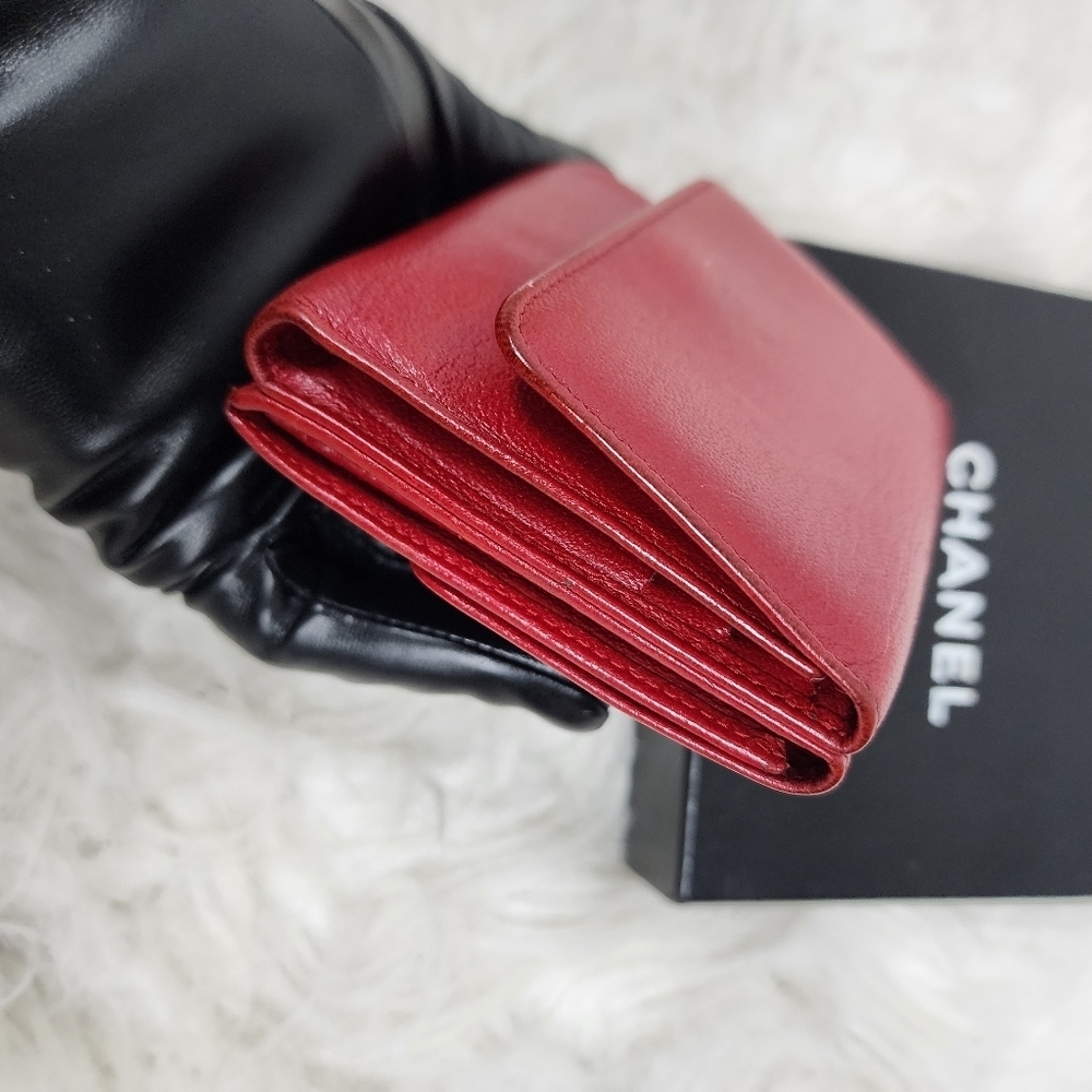 💯 % Authentic Vintage Chanel  red Leather Wallet - Picture 16 of 16